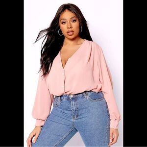 NWT Boohoo Women’s Plus Woven Button Down Collarless Blouse